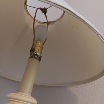FLOOR LAMP