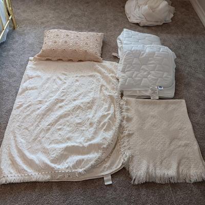 TWIN SIZE BEDSPREAD, 2 MATTRESS COVERS, KNIT THROW AND A PILLOW