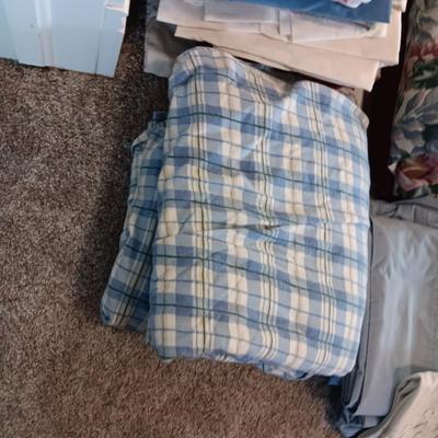 TWIN SIZE SHEET SETS, PILLOWCASES AND SINGLE SHEETS