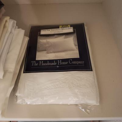 QUEEN SIZE SHEET SETS, SINGLE SHEETS AND PILLOWCASES