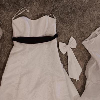 DAVID'S BRIDAL GORGEOUS WEDDING DRESS AND FLOWER GIRL DRESS
