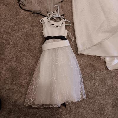 DAVID'S BRIDAL GORGEOUS WEDDING DRESS AND FLOWER GIRL DRESS