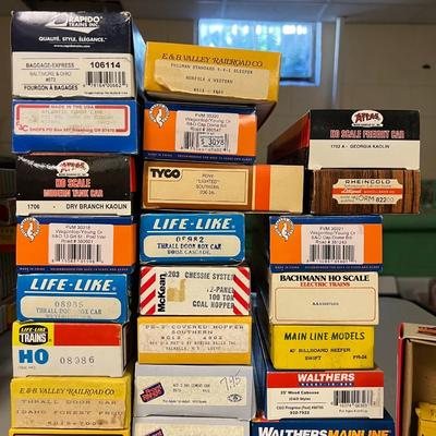 Assorted Brand Train Lot