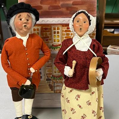 Byer's Choice Ltd- Williamsburg (Set of 2)