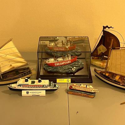Wood Sailboat Décor Lot