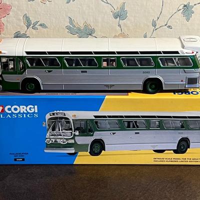 Corgi Collectibles Die-Cast #5082