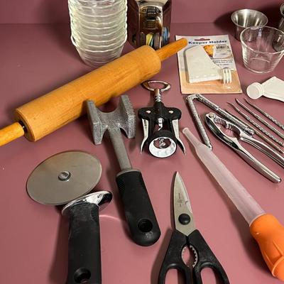 Kitchen Tools Lot
