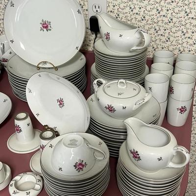 Fukagawa Arita Handpainted Pattern #920 Platinum Edge China Set