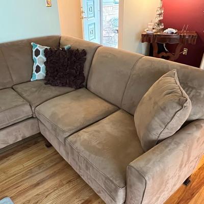 "L" Sectional Couch- 83" L