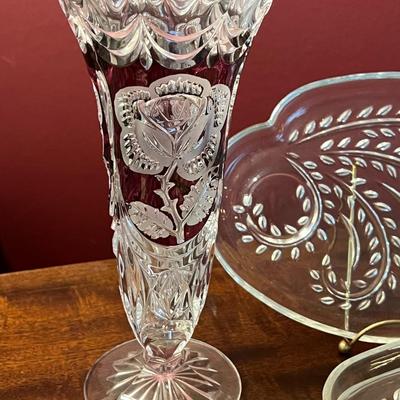 Vintage Vase and Hors d'oeuvre Plates