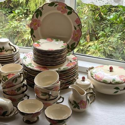 Vintage Franciscan Desert Rose Dinnerware- see description