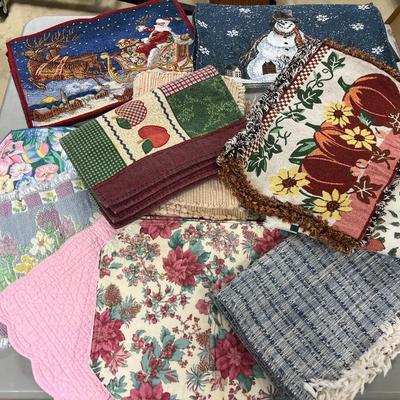 Assorted Place Mats Lot
