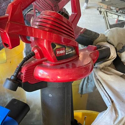 Toro Electric Blower/Vac w/ Attachments (bins NOT included)