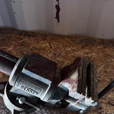BESSEY 5" Bench Vice 