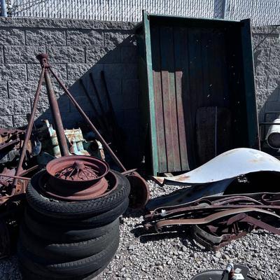 1924 For  & 1936 Chevy Part Pile, Mixed