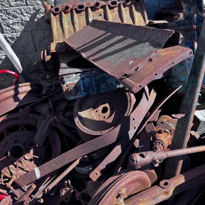 1924 For  & 1936 Chevy Part Pile, Mixed