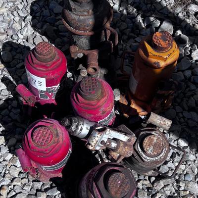 8 Bottle Jacks (5) 20 Ton and a few smaller ones