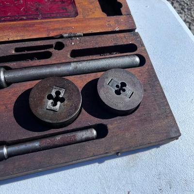 Pipe Threading Tools