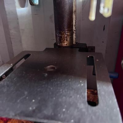 DELTA Bench Top Drill Press 
