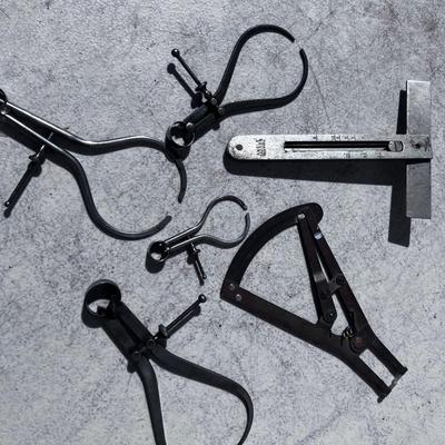 Calipers & Measuring Devices