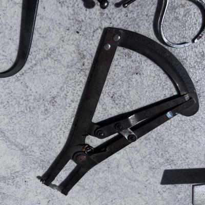 Calipers & Measuring Devices