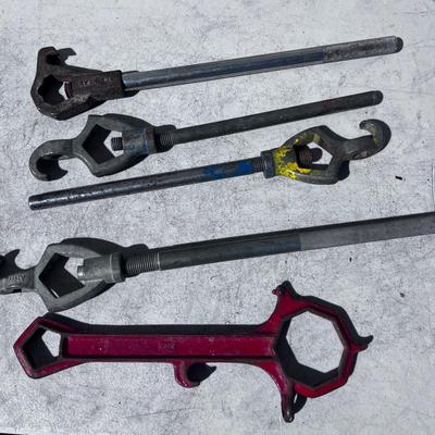 Adjustable Hydrant WRENCHES 