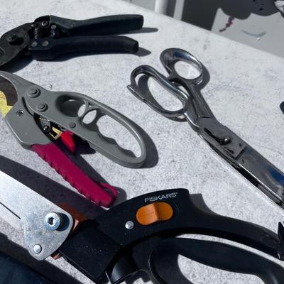 Scissors, Trimmers & Cutters 