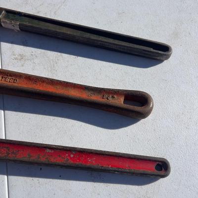 (3) 24" Pipe Wrenches, Red & Green 