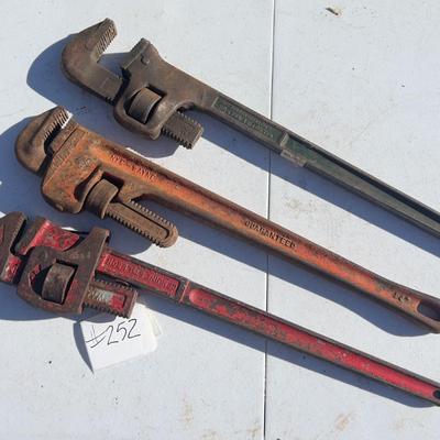 (3) 24" Pipe Wrenches, Red & Green 