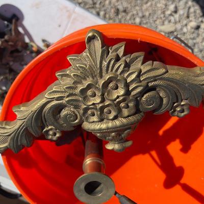 Metal Do Das, Mostly Brass items