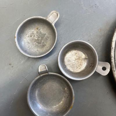Lot pans, miscellaneous items