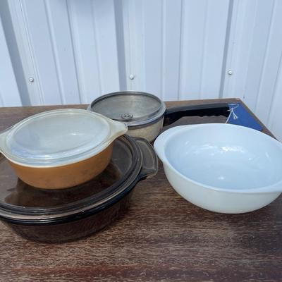 Pyrex & miscellaneous items