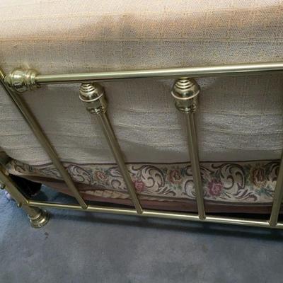 Antique Brass Queen Bed with Verlo Mattress and Bedding