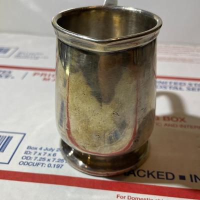 Vintage Reed & Barton Creamer 4S10, Silver Soldered, 4oz, 3" Tall in Good Preowned Condition.