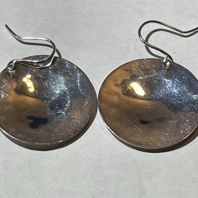 Vintage Sterling Silver Round Disc Dangling Earrings as Pictured.