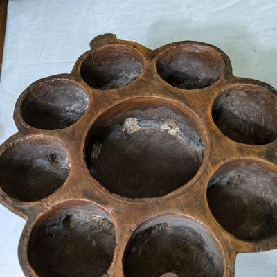 AN ANTIQUE ANDEAN INDIAN HAND-CARVED CEREMONIAL BOWL