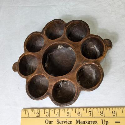 AN ANTIQUE ANDEAN INDIAN HAND-CARVED CEREMONIAL BOWL