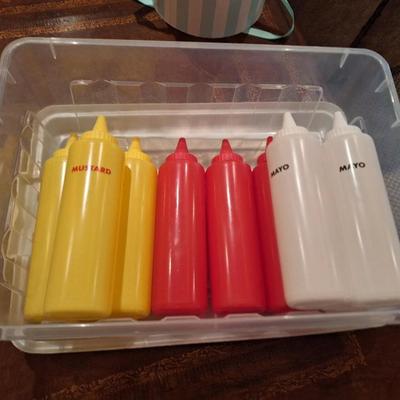 Patio Condiment Containers