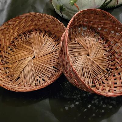 3 Sets of Baskets and basket lids