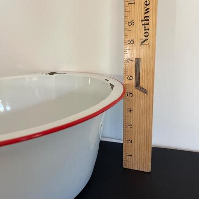 Enamelware tub