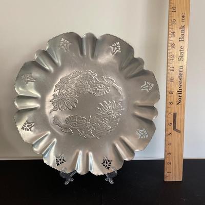 Ruffled Edge Aluminum Tray with cut outs