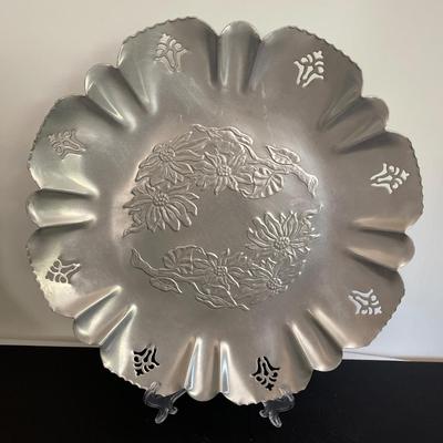 Ruffled Edge Aluminum Tray with cut outs