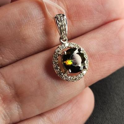 Brand New Rare 14k White Gold Color Change Sphene 1.28cttw