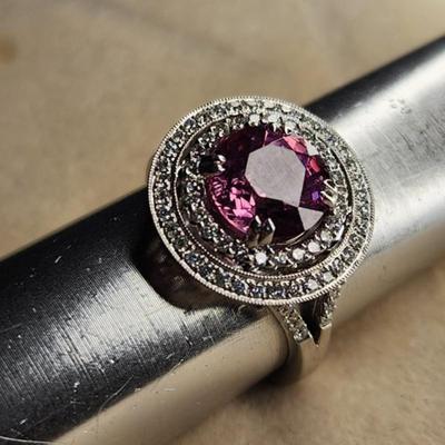 18k White Gold 3.5 Carat Mahenge Hot Pink Spinel Ring