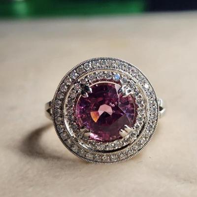 18k White Gold 3.5 Carat Mahenge Hot Pink Spinel Ring