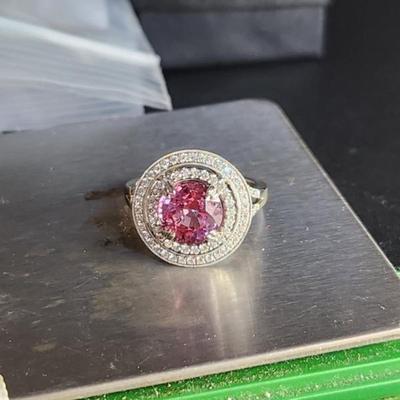 18k White Gold 3.5 Carat Mahenge Hot Pink Spinel Ring