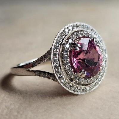 18k White Gold 3.5 Carat Mahenge Hot Pink Spinel Ring