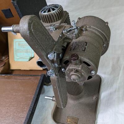 Vintage Revere EIGHT Model 85 Movie Film Projector W/ Case, Cord & Reel