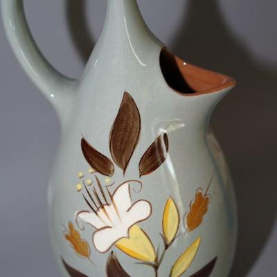 STANGLE PITCHER AND CANDLE HOLDER/ 1950'S COLORS /LILIUM LILIES AND LEAVES GREY BACKGROUND.