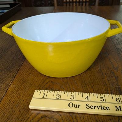 VINTAGE CANARI YELLOW ENAMEL CAST IRON 2 QT COCOTTE WITH LID COPCO DENMARK D2